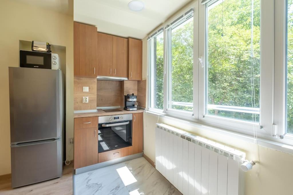 Top Location, Brand New 3 Bdrm Apt & Free Parking Sofia Esterno foto